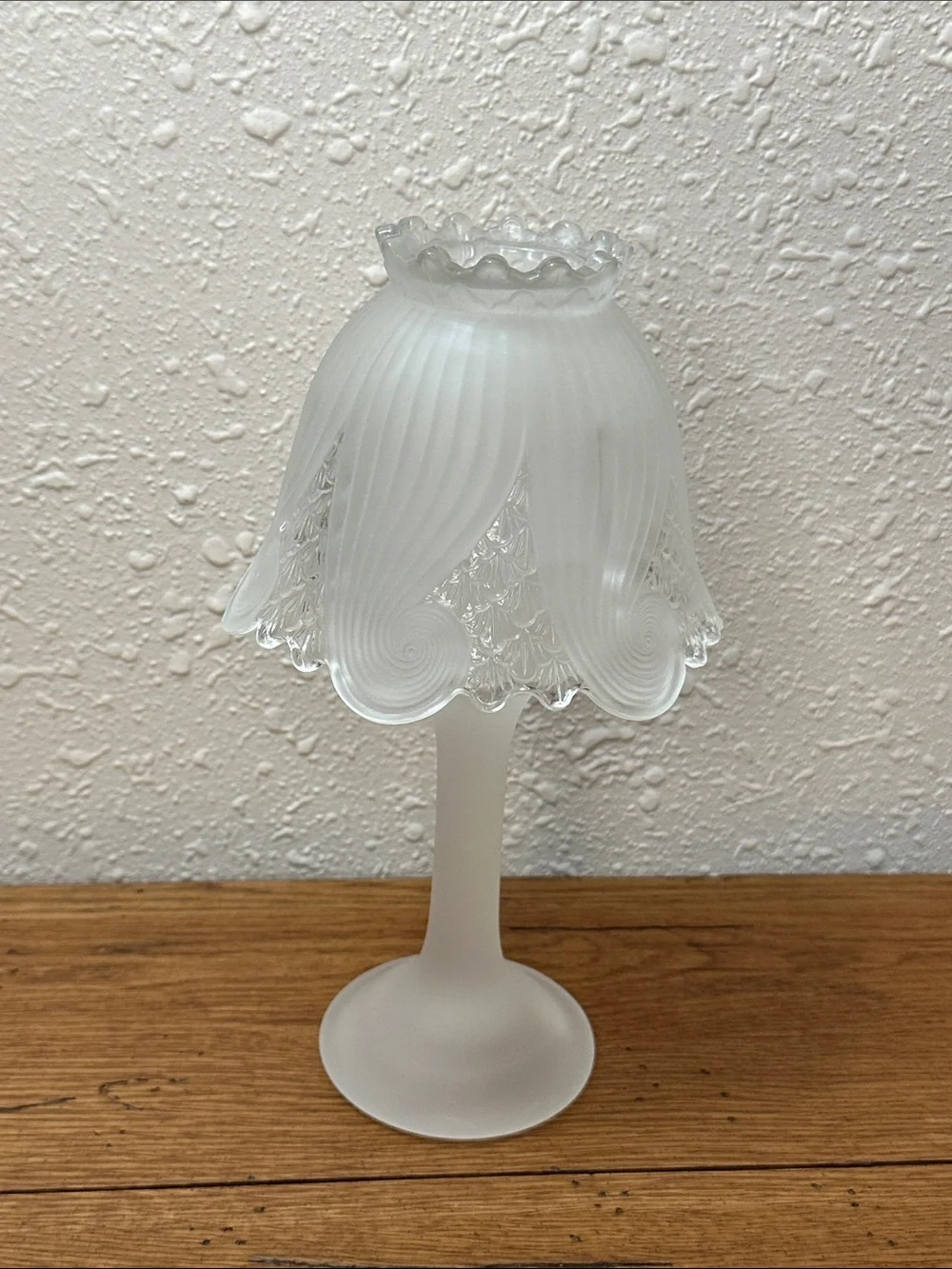 PartyLite Clairmont Tealight Fairy Lamp P0373 Vintage - Frosted White Glass